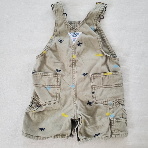 Oshkosh reptile frog turtle shortalls 9 months - Picture 5 of 5